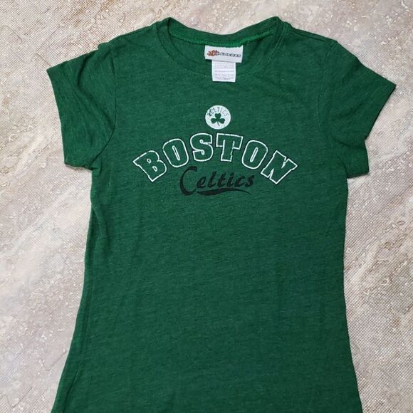 5th & Ocean Green Boston Celtics Short Sleeve Tee - Picture 2 of 4
